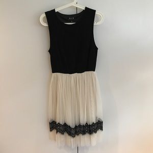 🚨LAST DAY - Black & Cream & Lace dress🚨